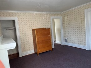 126 College Ave, Unit Upper Unit 2 in Indiana, PA - Building Photo - Building Photo