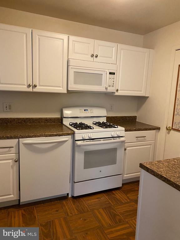 property at 2715 Adams Ct