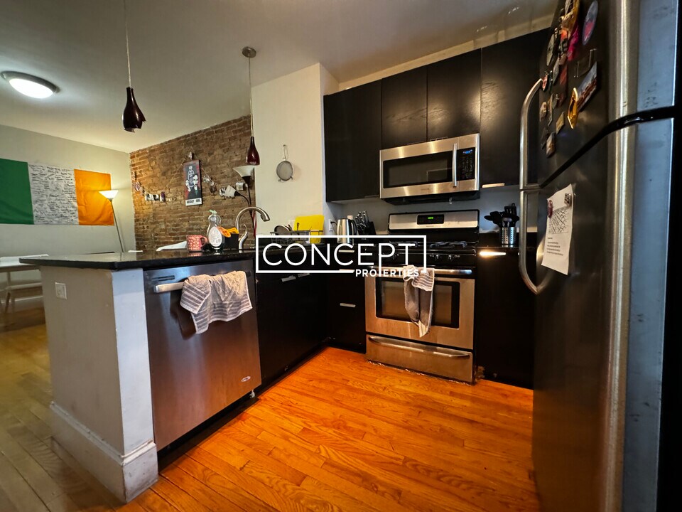 14 Parker Hill Ave, Unit 2 in Boston, MA - Building Photo