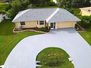 104 Raemoor Dr in Palm Coast, FL - Building Photo - Building Photo
