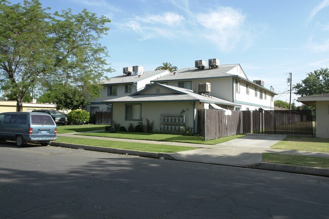 455 12th St in Merced, CA - Building Photo - Building Photo