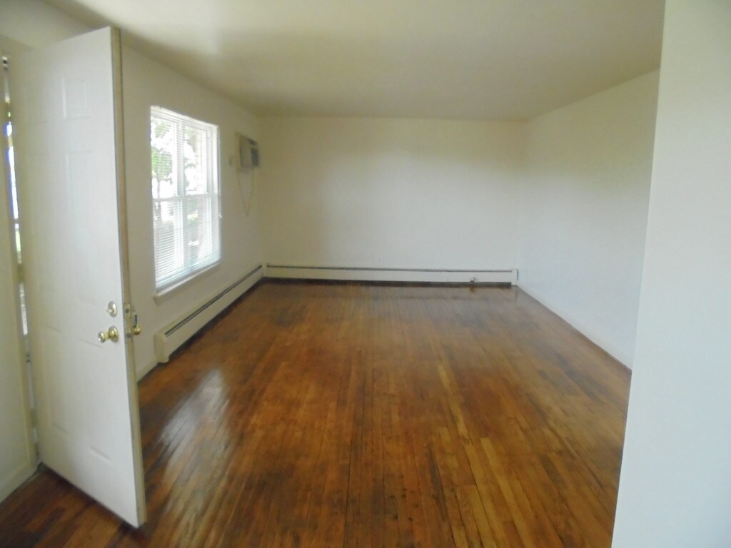 Crestwood Apartments in Middletown, NY