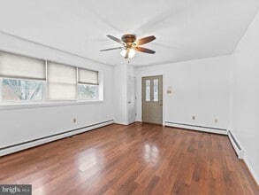 912 Bergen St in Philadelphia, PA - Building Photo - Building Photo