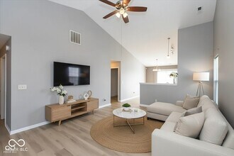 10703 Hanover Ct in Indianapolis, IN - Building Photo - Building Photo