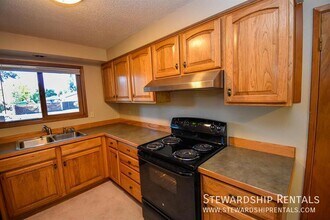 1183 Skipper Ave in Eugene, OR - Foto de edificio - Building Photo