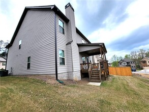 1866 Castleberry Ln in Buford, GA - Foto de edificio - Building Photo