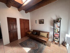 226 Kit Carson Rd in Taos, NM - Building Photo - Building Photo