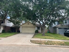 19530 Sandy Woods Dr in Tomball, TX - Building Photo - Building Photo