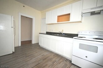 1600 Maple Ave in Hillside, NJ - Building Photo - Building Photo