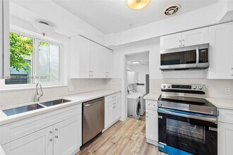 9564 Carlyle Ave in Surfside, FL - Building Photo - Building Photo