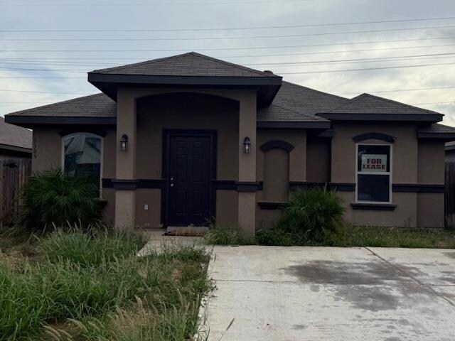 3309 Jose C Santos Dr in Laredo, TX - Building Photo