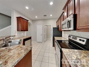 1908 Parkside Mews in Lancaster, TX - Building Photo - Building Photo