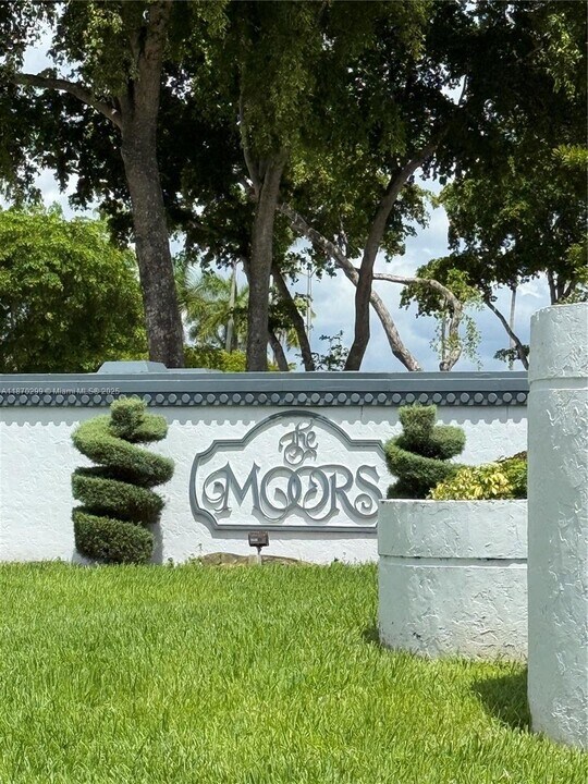 17230 NW 60th Ct in Hialeah, FL - Building Photo