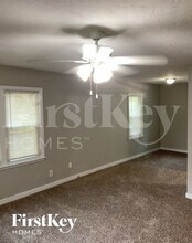 8000 E 87th St in Raytown, MO - Building Photo - Building Photo