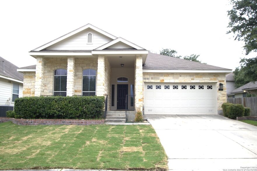 327 Soaring Breeze in San Antonio, TX - Building Photo