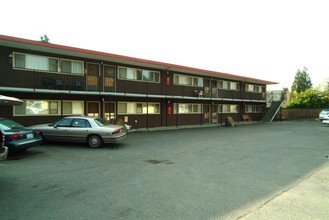 Iron Ridge Apartments in Burien, WA - Building Photo - Building Photo