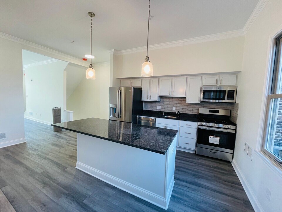 4017 Butler St-Unit -2 bedroom in Pittsburgh, PA - Building Photo