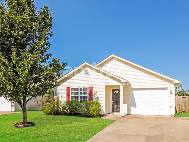 1165 Amber Pines Dr in Leland, NC - Building Photo - Building Photo