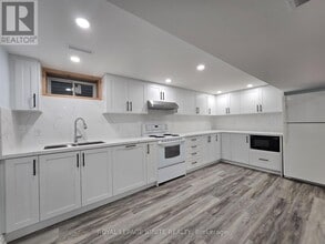 764 Elgin St in Newmarket, ON - Building Photo - Building Photo