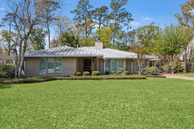 property at 623 Pinehaven Dr