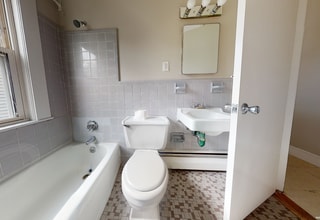 208 Banks St in Cambridge, MA - Building Photo - Building Photo