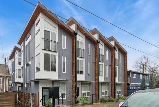 3307D Wetmore Ave S in Seattle, WA - Building Photo