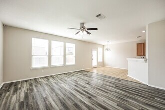 4530 Wrangler Run in San Antonio, TX - Foto de edificio - Building Photo