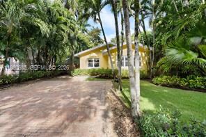 2465 Inagua Ave in Miami, FL - Building Photo