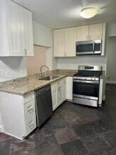 8670 NW 28th Pl in Sunrise, FL - Building Photo - Building Photo