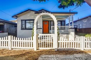 356 W 15th St in San Pedro, CA - Building Photo