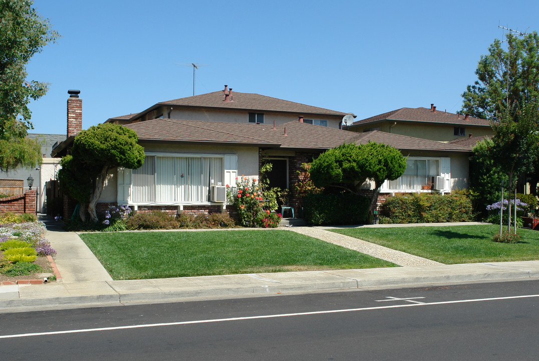 720 Harvard Ave in Santa Clara, CA - Foto de edificio