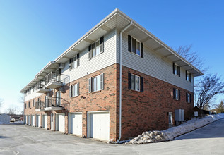 Honeysuckle Apartments in Hartford, WI - Building Photo - Building Photo