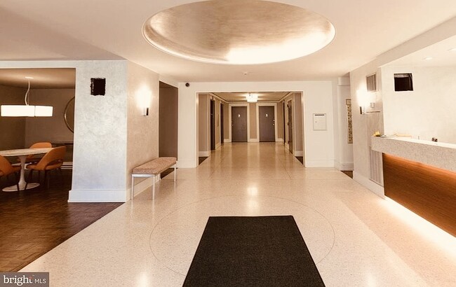 4000 Tunlaw Rd NW, Unit 1023 in Washington, DC - Building Photo - Building Photo