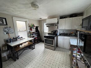 22 Almont St in Medford, MA - Building Photo - Building Photo