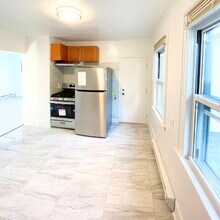 251 Flax Hill Rd, Unit 2 in Norwalk, CT - Building Photo - Building Photo