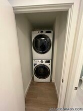 1079 Commonwealth Ave, Unit 201 in Boston, MA - Building Photo - Building Photo