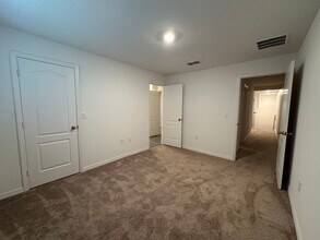 1604 Wynford Cir in Tavares, FL - Building Photo - Building Photo