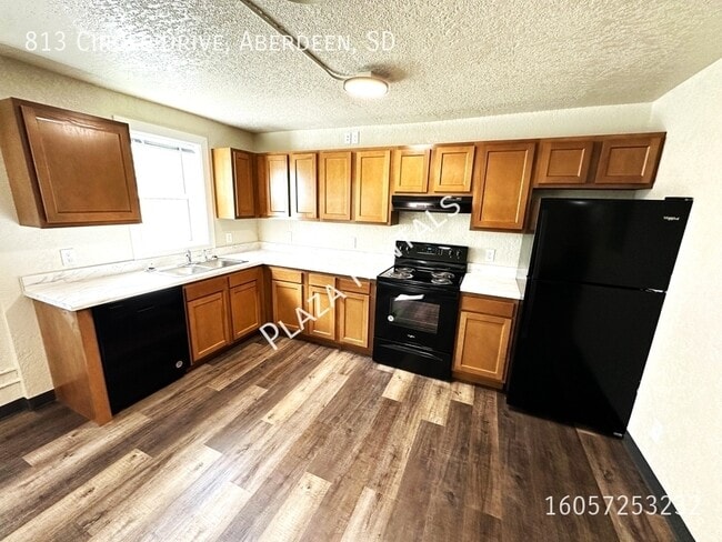 1007 N 2nd St in Aberdeen, SD - Building Photo - Building Photo