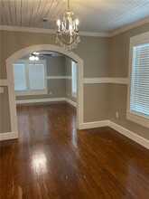 1225 S Austin Ave in Georgetown, TX - Foto de edificio - Building Photo