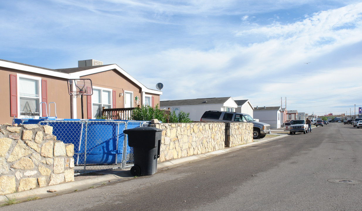 Transmountain Village in Canutillo, TX - Building Photo