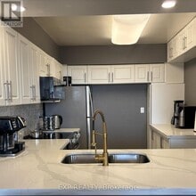 236 Albion Rd in Toronto, ON - Building Photo - Building Photo