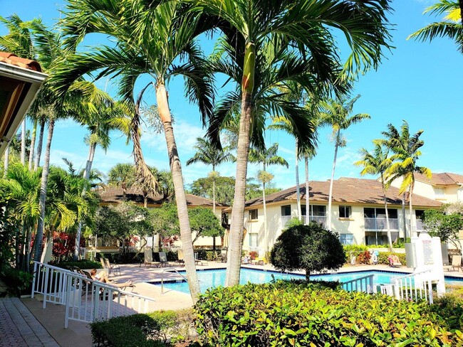 13206 Glenmoor Dr in West Palm Beach, FL - Building Photo - Building Photo