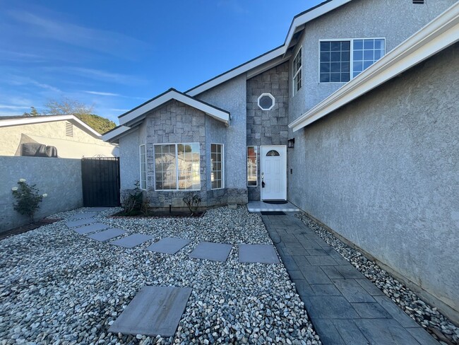 7522 Balcom Ave in Los Angeles, CA - Building Photo - Building Photo