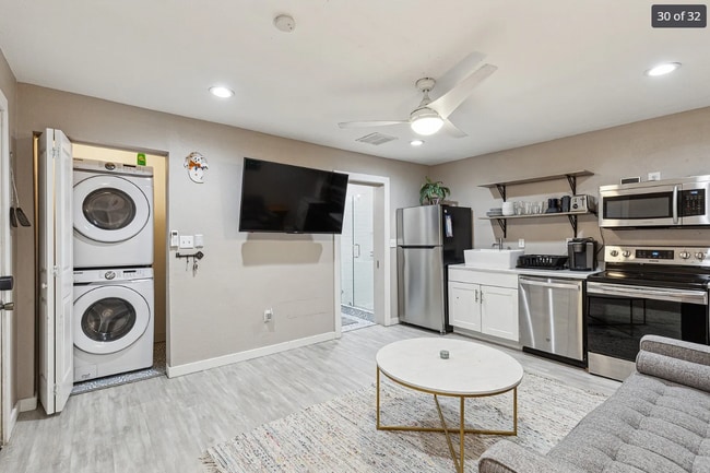 318 S Montreal Ave, Unit Cascita