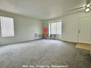 697 N 410 W in Tooele, UT - Foto de edificio - Building Photo