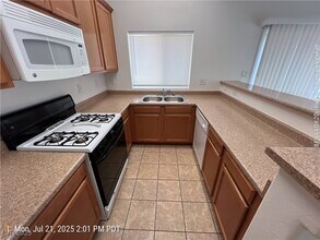 6579 Charlie Chaplin Ave in Las Vegas, NV - Building Photo - Building Photo