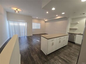 1620 W 237th St in Torrance, CA - Building Photo - Building Photo