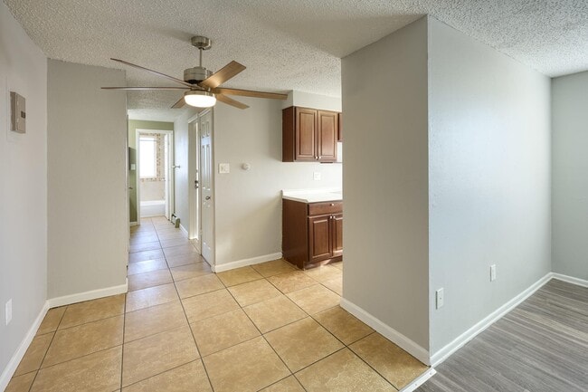 Abrigo Apartments in Aurora, CO - Building Photo - Building Photo