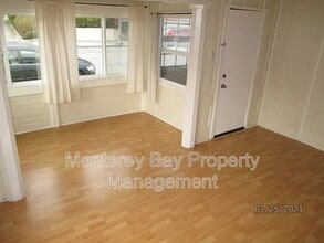 696 Hawthorne St in Monterey, CA - Building Photo - Building Photo