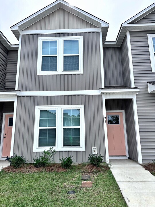 175 Loren Rd in Hubert, NC - Building Photo